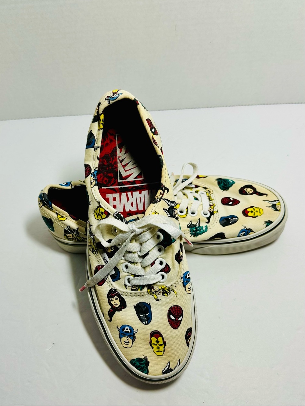 Vans Marvel Heads Character Print LowTop Sneakers Men’s Size 7.5 Women’s Size 9